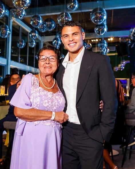 You are currently viewing Thiago Silva Chelsea and Brazilian Defender Mourns Loss Of Mother Angela Maria da Silva who Passed Away
